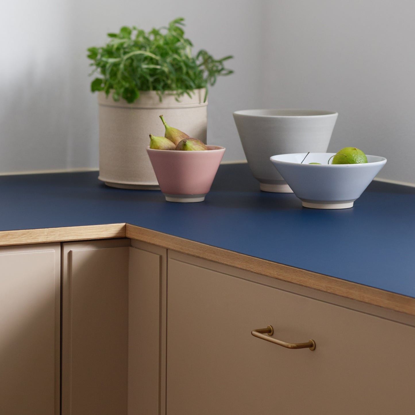 Memphis salátová mísa - light blue